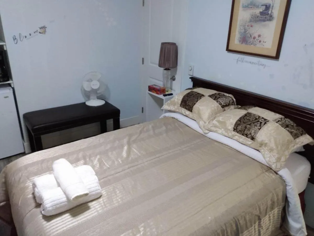 Guest house Guest Suite Private Retreat For 2 Guests With Ac - 4 Units Available Abbotsford