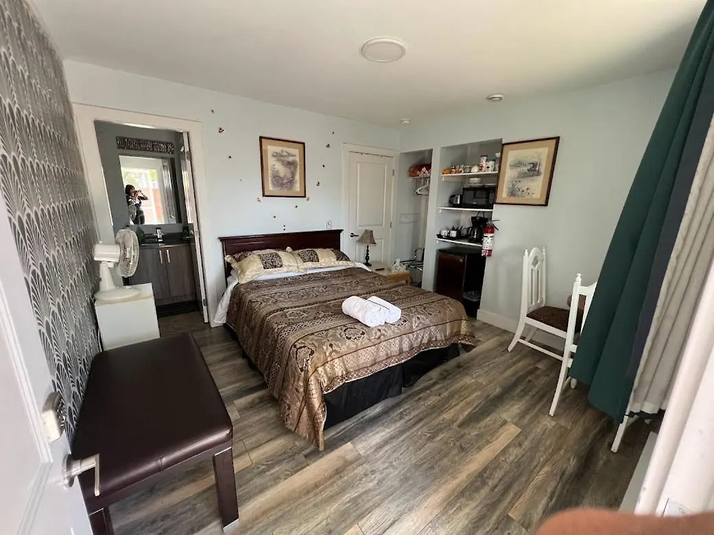 Guest Suite Private Retreat For 2 Guests With Ac - 4 Units Available Abbotsford 0*,