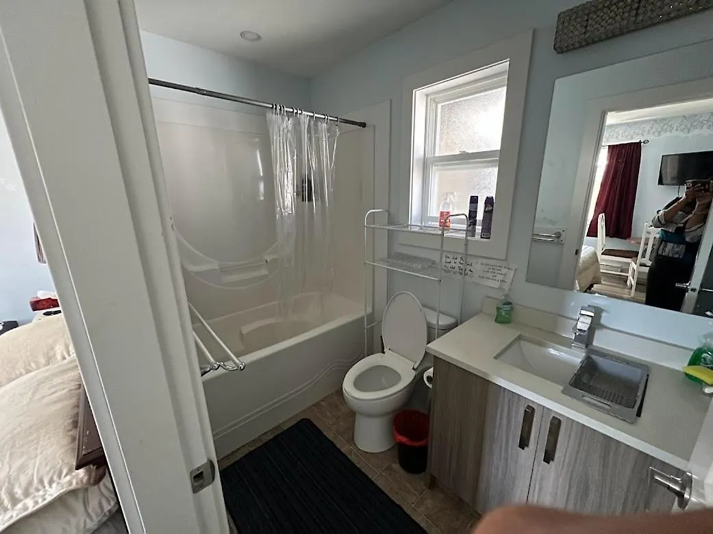 Guest Suite Private Retreat For 2 Guests With Ac - 4 Units Available Abbotsford Canada
