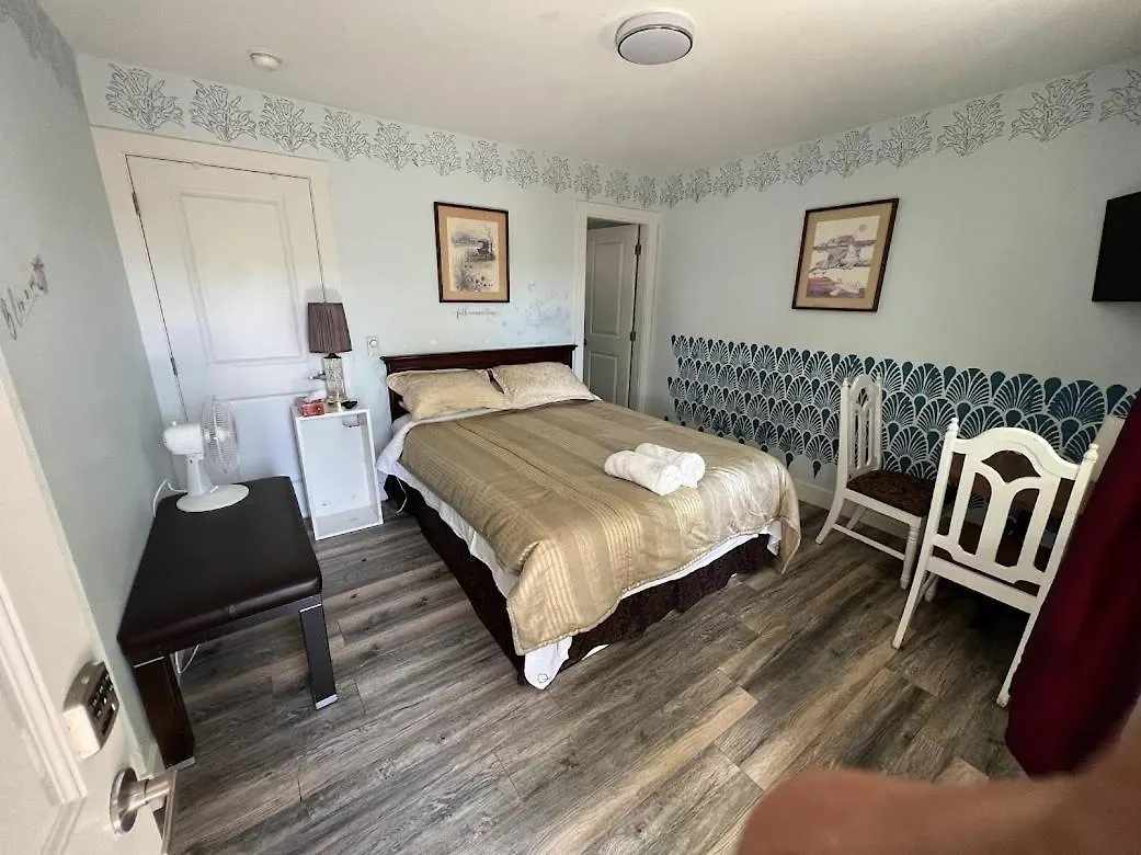 Guest Suite Private Retreat For 2 Guests With Ac - 4 Units Available Abbotsford